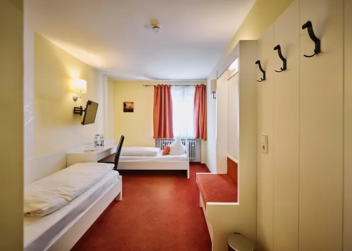 Herdegen - Self Check-in 3*